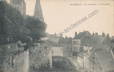 Carte postale ancienne Le Château - Les Fossés — Dourdan (Essonne)