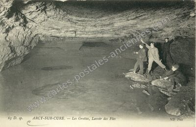 Carte postale ancienne Les Grottes, Lavoir des Fées — Arcy-sur-Cure (Yonne)
