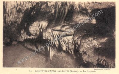 Carte postale ancienne GROTTES d'ARCY-sur-CURE. — La Draperie — Arcy-sur-Cure (Yonne)