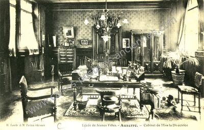 Carte postale ancienne Lycée de Jeunes Filles. - Cabinet de Mme la Directrice — Auxerre (Yonne)