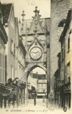 Carte postale ancienne L'Horloge — Auxerre (Yonne)