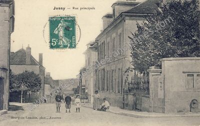 Carte postale ancienne Rue principale — Jussy (Yonne)