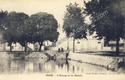 Carte postale ancienne L'Étang et la Mairie — Migé (Yonne)