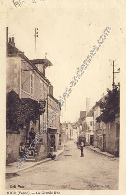 Carte postale ancienne La Grande Rue — Migé (Yonne)