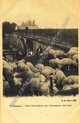 Carte postale ancienne Pont Notre-Dame sur l'Armançon, côté aval — Tonnerre (Yonne)