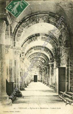Carte postale ancienne Église de la Madeleine - Latéral droit — Vézelay (Yonne)