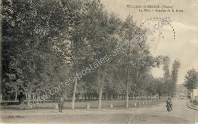 Carte postale ancienne Le Pâtis - Avenue de la Gare — Villiers-Saint-Benoît (Yonne)