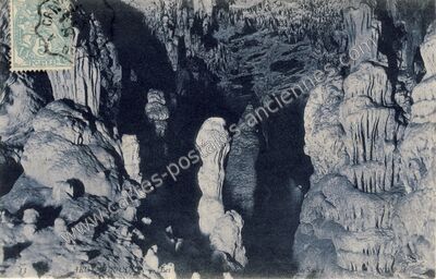 Carte postale ancienne Les Grottes de la Cure — Arcy-sur-Cure (Yonne)