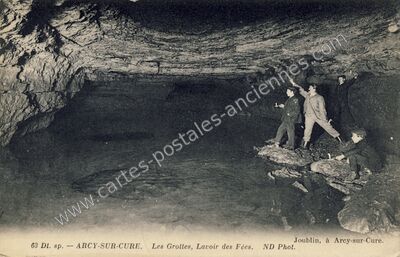 Carte postale ancienne Les Grottes, Lavoir des Fées — Arcy-sur-Cure (Yonne)