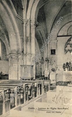 Carte postale ancienne Intérieur de l'Église Saint-Pierre — Chablis (Yonne)