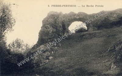 Carte postale ancienne La Roche Percée — Pierre-Perthuis (Yonne)