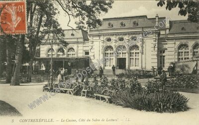 Carte postale ancienne Le Casino, Côté du Salon de Lecture — Contrexéville (Vosges)