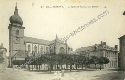 Carte postale ancienne L'Eglise et la place des Dames — Remiremont (Vosges)