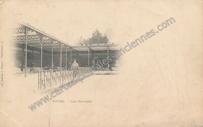 Carte postale ancienne Les Galeries — Vittel (Vosges)