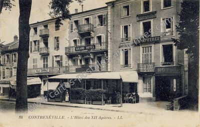 Carte postale ancienne L'Hôtel des XII Apôtres — Contrexéville (Vosges)