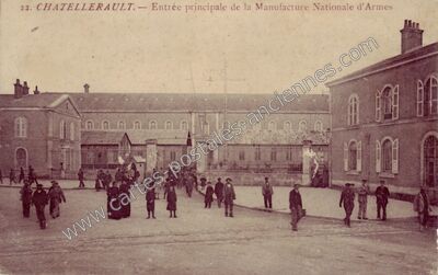 Carte postale ancienne Entrée principale de la Manufacture Nationale d'Armes — Châtellerault (Vienne)