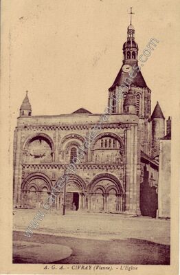 Carte postale ancienne L'Eglise — Civray (Vienne)