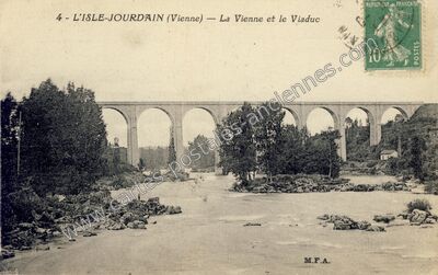 Carte postale ancienne La Vienne et le Viaduc — L'Isle-Jourdain (Vienne)