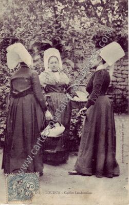 Carte postale ancienne Coiffes Loudunaises — Loudun (Vienne)