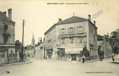 Carte postale ancienne Carrefour du Pont-Neuf — Montmorillon (Vienne)