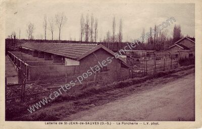 Carte postale ancienne Laiterie - La Porcherie — Saint-Jean-de-Sauves (Vienne)
