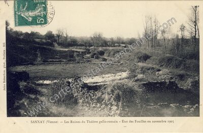 Carte postale ancienne Les Ruines du Théâtre gallo-romain - État des Fouilles en novembre 1905 — Sanxay (Vienne)