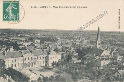 Carte postale ancienne Vue Générale à vol d'oiseau — Loudun (Vienne)