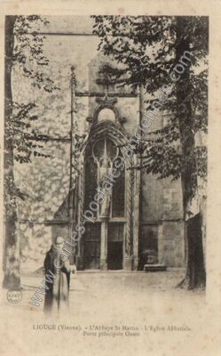 Carte postale ancienne L'Abbaye St Martin - L'Eglise Abbatiale Porte principale Ouest — Ligugé (Vienne)