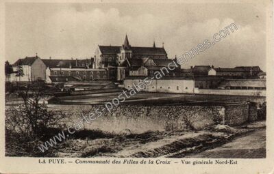 Carte postale ancienne Communauté des Filles de la Croix — Vue générale Nord-Est — La Puye (Vienne)
