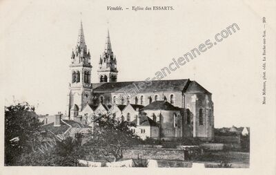 Carte postale ancienne Eglise des ESSARTS — Les Essarts (Vendée)