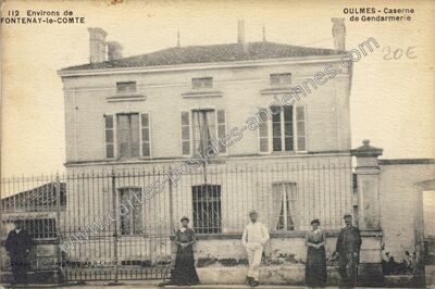 Carte postale ancienne Caserne de Gendarmerie — Oulmes (Vendée)