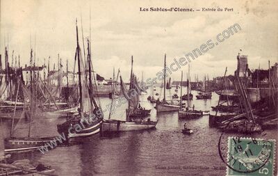 Carte postale ancienne Entrée du Port — Les Sables-d'Olonne (Vendée)