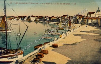 Carte postale ancienne Le Port Cale du Commerce — Les Sables-d'Olonne (Vendée)