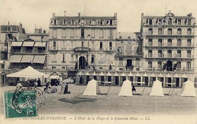 Carte postale ancienne L'Hôtel de la Plage et le Splendide Hôtel — Les Sables-d'Olonne (Vendée)