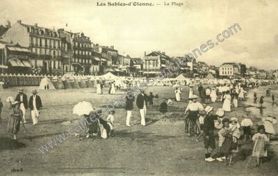 Carte postale ancienne La Plage — Les Sables-d'Olonne (Vendée)