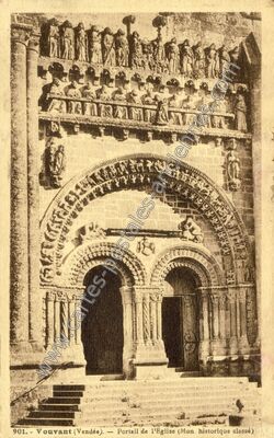 Carte postale ancienne Portail de l'Eglise (Mon. historique classé) — Vouvant (Vendée)