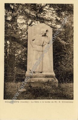 Carte postale ancienne La Stèle à la tombe de Mr. G. Clémenceau — Mouchamps (Vendée)