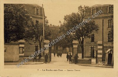 Carte postale ancienne Caserne Travot — La Roche-sur-Yon (Vendée)