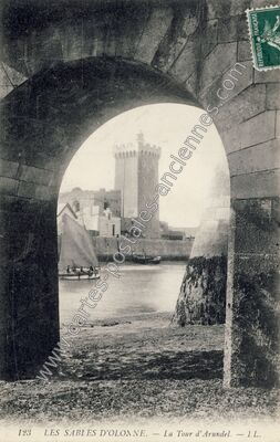 Carte postale ancienne La Tour d'Arundel — Les Sables-d'Olonne (Vendée)