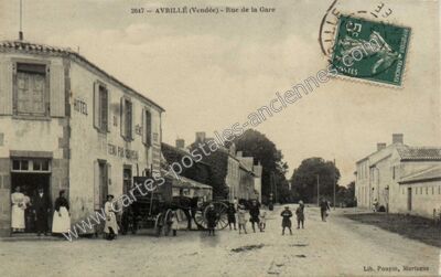 Carte postale ancienne Rue de la Gare — Avrillé (Vendée)