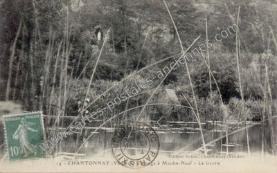 Carte postale ancienne Passage à Moulin-Neuf - La Grotte — Chantonnay (Vendée)