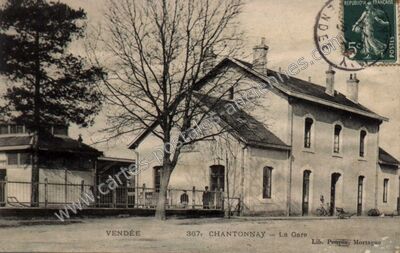 Carte postale ancienne La Gare — Chantonnay (Vendée)