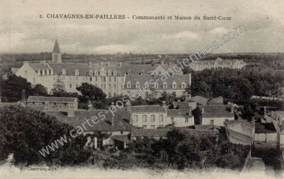 Carte postale ancienne Communauté et Maison du Sacré-Cœur — Chavagnes-en-Paillers (Vendée)