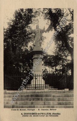 Carte postale ancienne Statue du Sacré-Cœur de l'Hultière — Chavagnes-en-Paillers (Vendée)