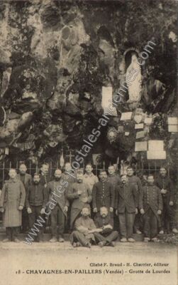 Carte postale ancienne Grotte de Lourdes — Chavagnes-en-Paillers (Vendée)