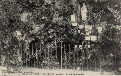 Carte postale ancienne Grotte de Lourdes — Chavagnes-en-Paillers (Vendée)