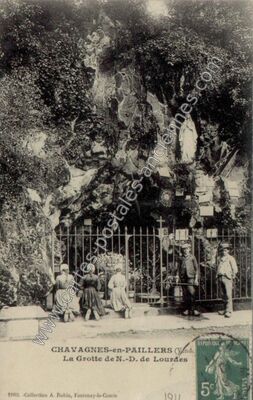 Carte postale ancienne La Grotte de N.-D. de Lourdes — Chavagnes-en-Paillers (Vendée)