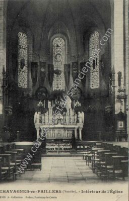 Carte postale ancienne Intérieur de l'Église — Chavagnes-en-Paillers (Vendée)