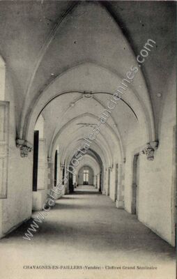 Carte postale ancienne Cloîtres Grand Séminaire — Chavagnes-en-Paillers (Vendée)