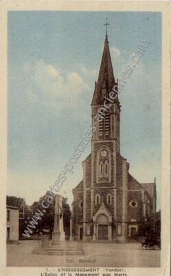 Carte postale ancienne L'Eglise et le Monument aux Morts — L'Herbergement (Vendée)